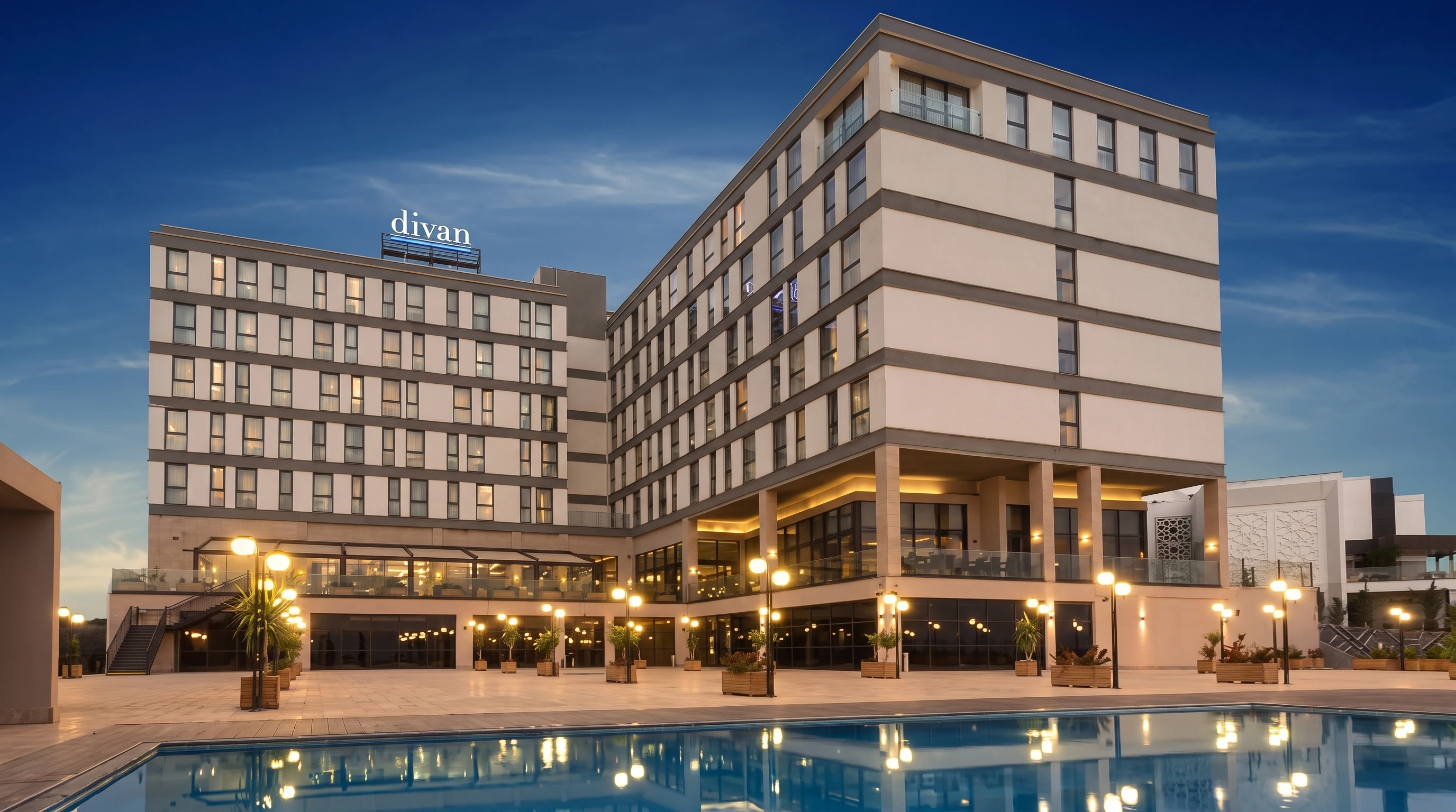 Divan Cizre otel dış cephe görünümü